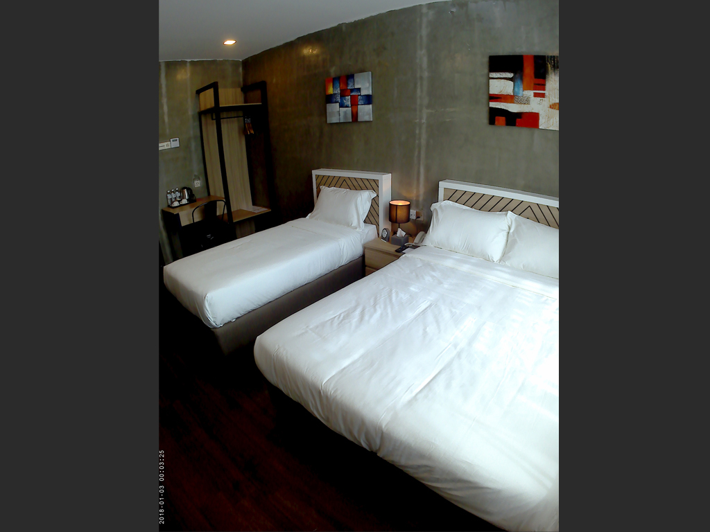 PREMIUM TRIPLE ROOM