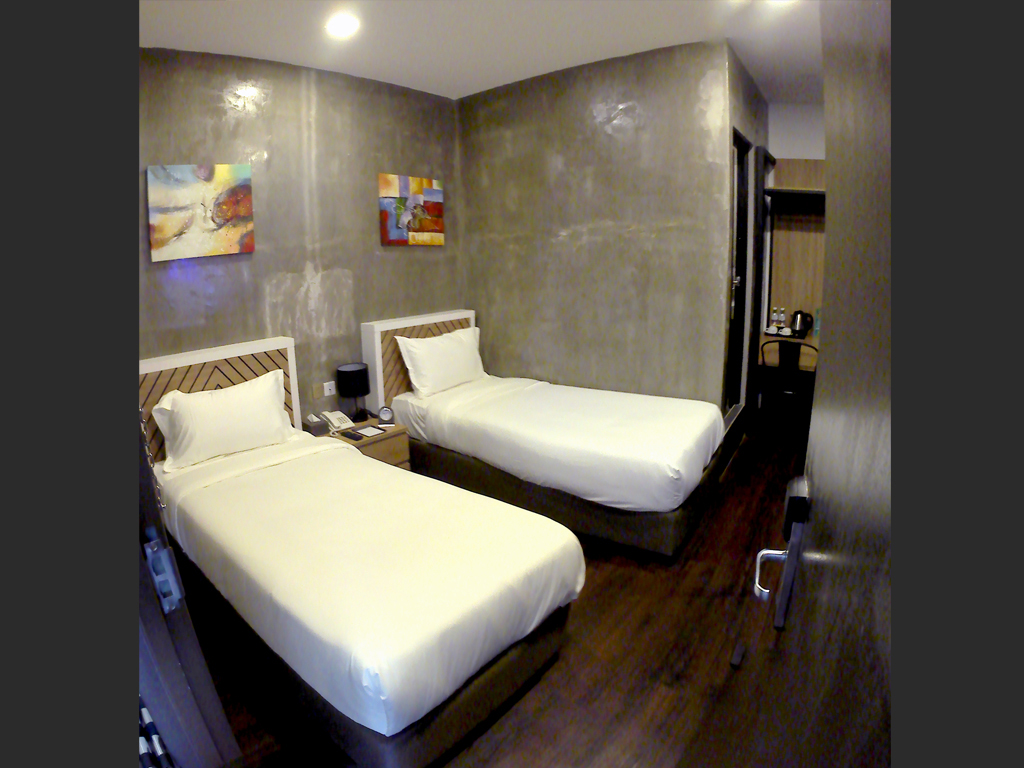 STANDARD TWIN ROOM