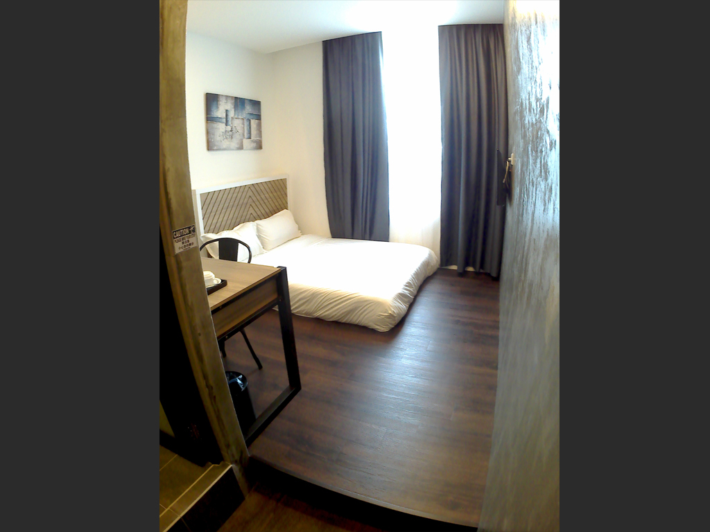 STANDARD DOUBLE PLATFORM (TATAMI STYLE) ROOM